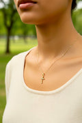 Collier croix ajourée