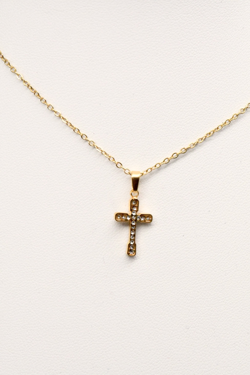 Collier croix ajourée