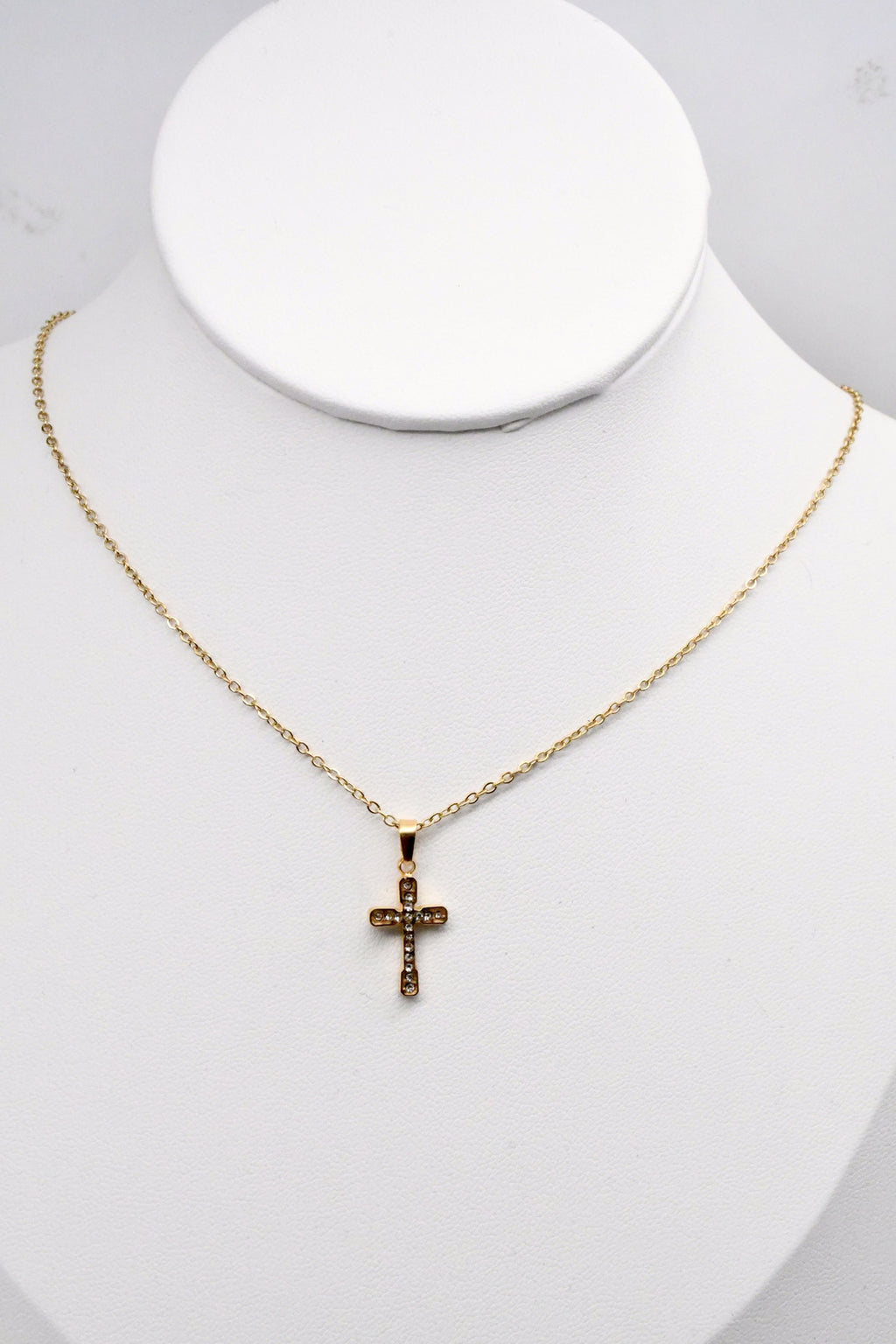 Collier croix ajourée