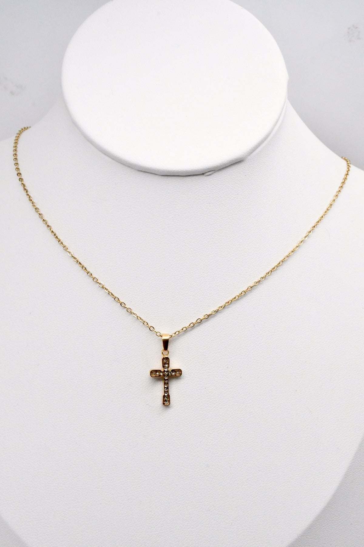 Collier croix ajourée