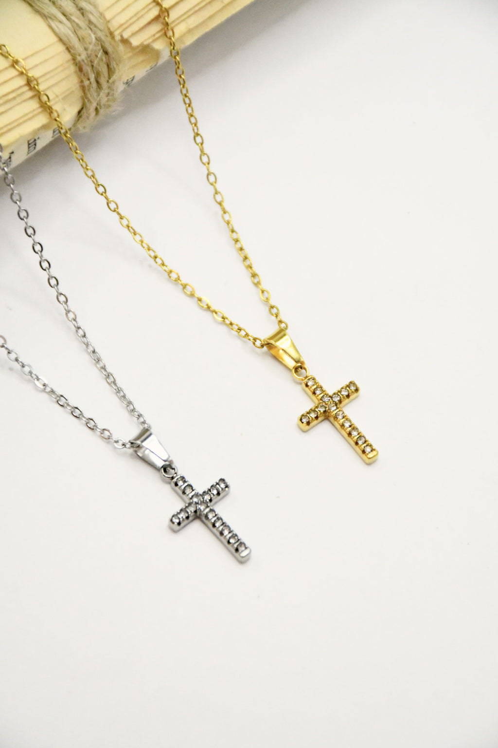 Collier croix strass
